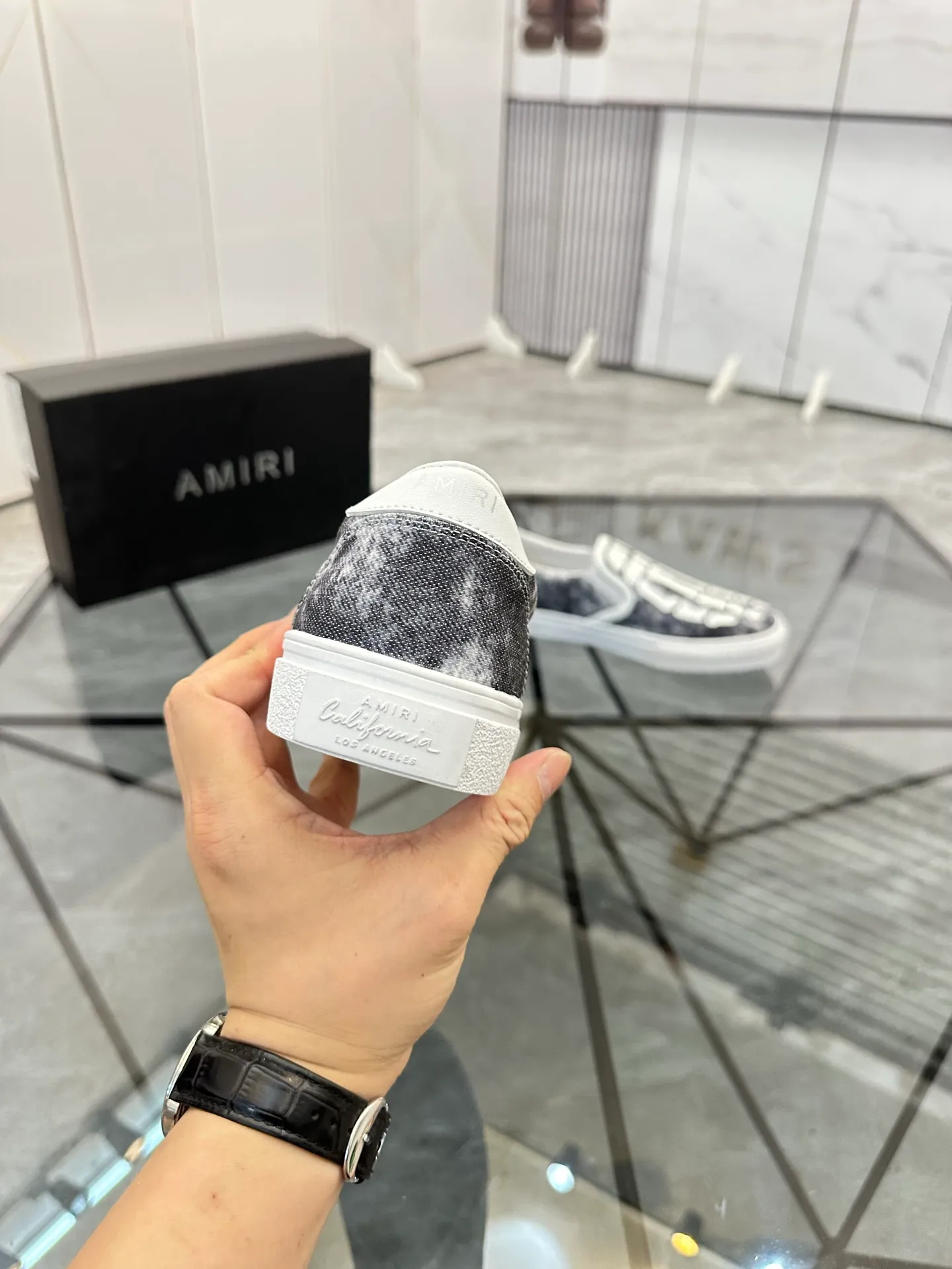 Men's shoes for sale 💰: 💰P420¥ Product trademark: AMIRI*「EMIR*] slip-on Regular size: 38-44 (can be customized to 37.45.46) Product materials: Upper imported original fabric spliced ​​cowhide, breathable lining, original outsole. No.: 1023
